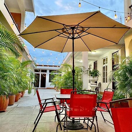 Hotel El Reformador Puerto Barrios Dış mekan fotoğraf