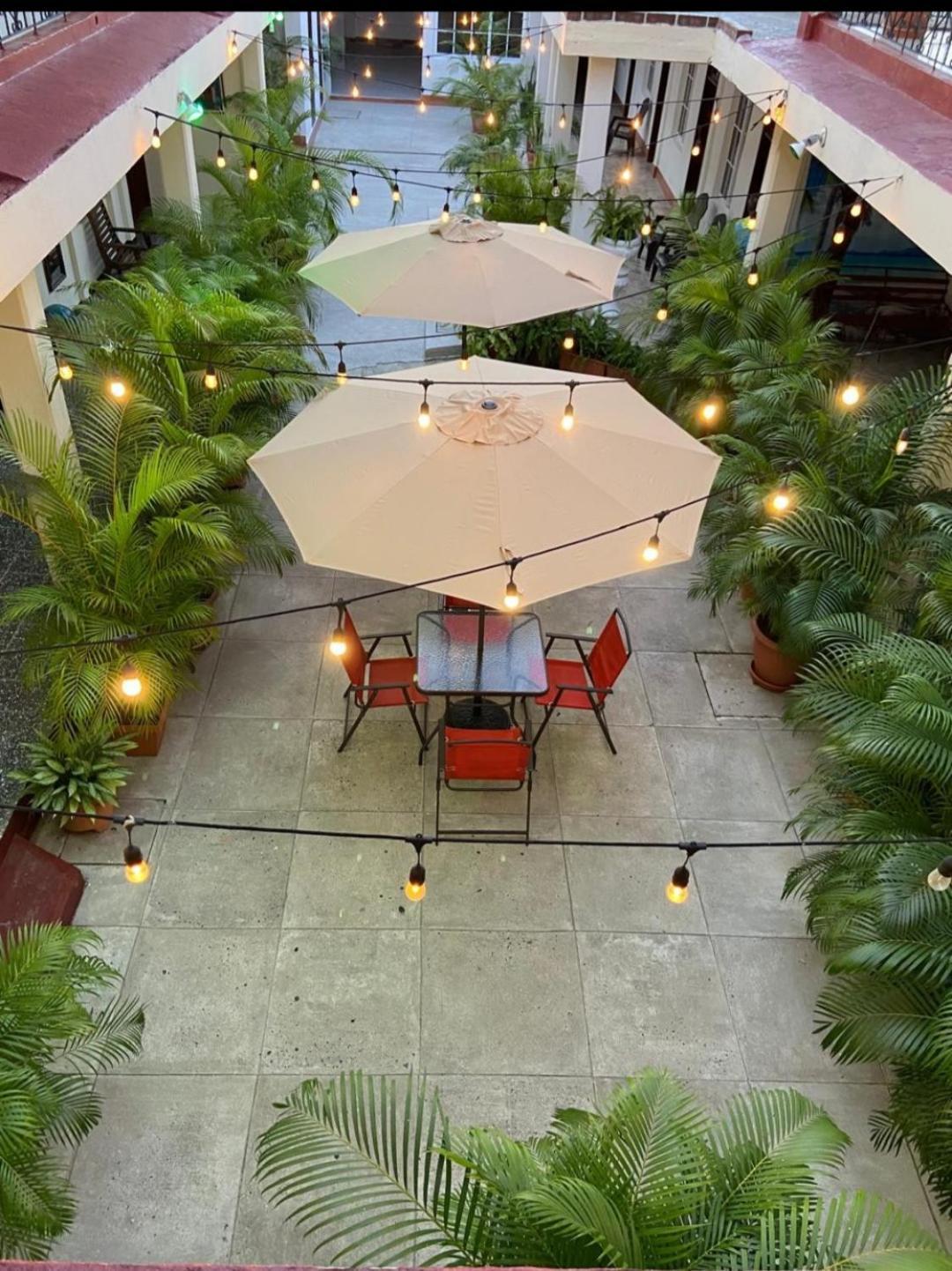 Hotel El Reformador Puerto Barrios Dış mekan fotoğraf
