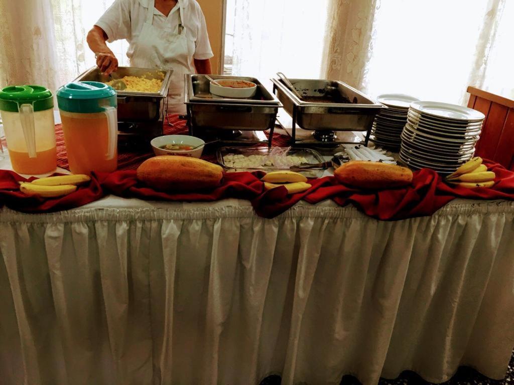 Hotel El Reformador Puerto Barrios Dış mekan fotoğraf