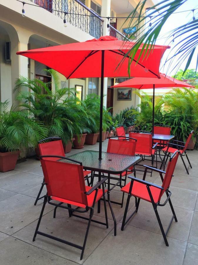 Hotel El Reformador Puerto Barrios Dış mekan fotoğraf