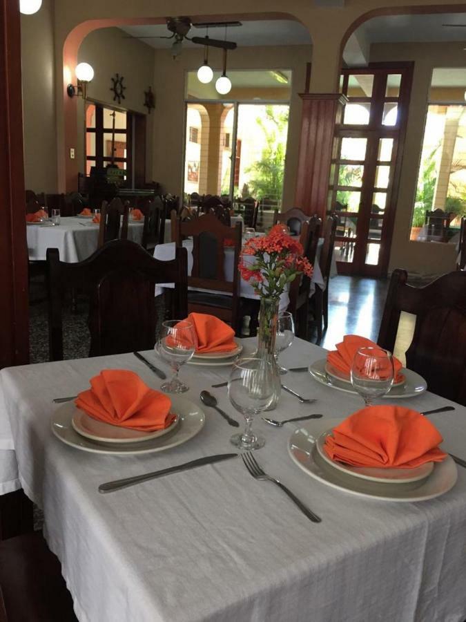 Hotel El Reformador Puerto Barrios Dış mekan fotoğraf